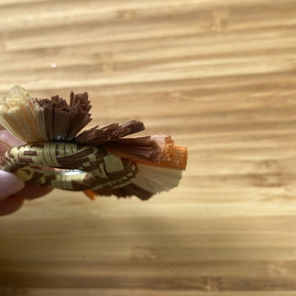 Fun beachy large 'straw' earrings - Picture 7 of 9